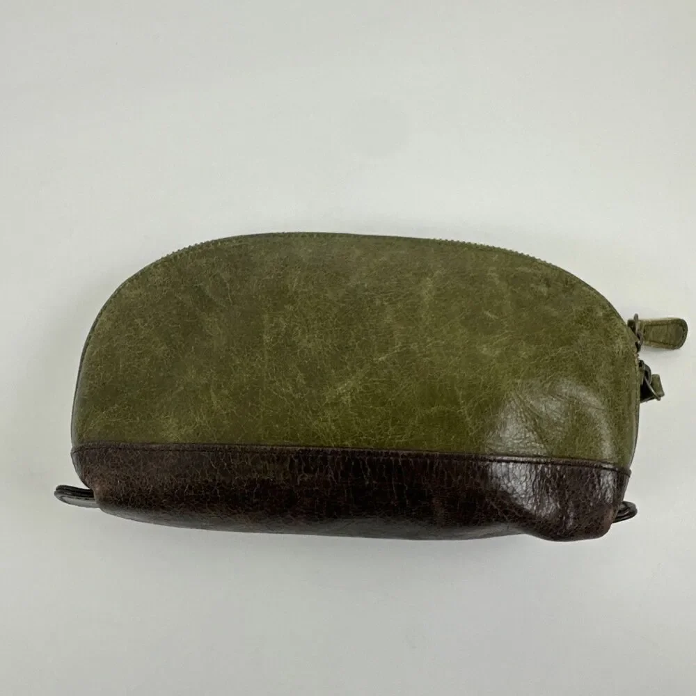 Clava leather accessory